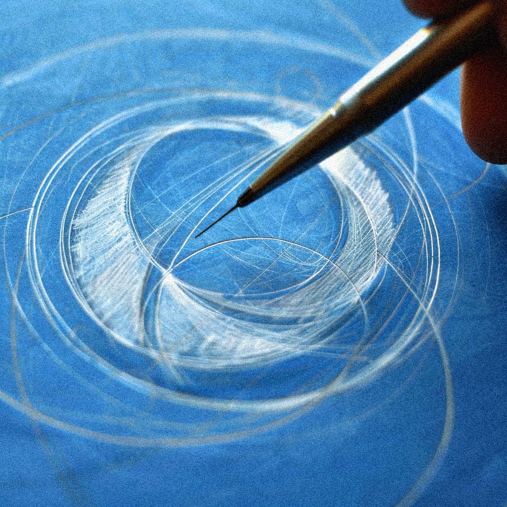 Mani su scrivania che disegnano su tavoletta grafica